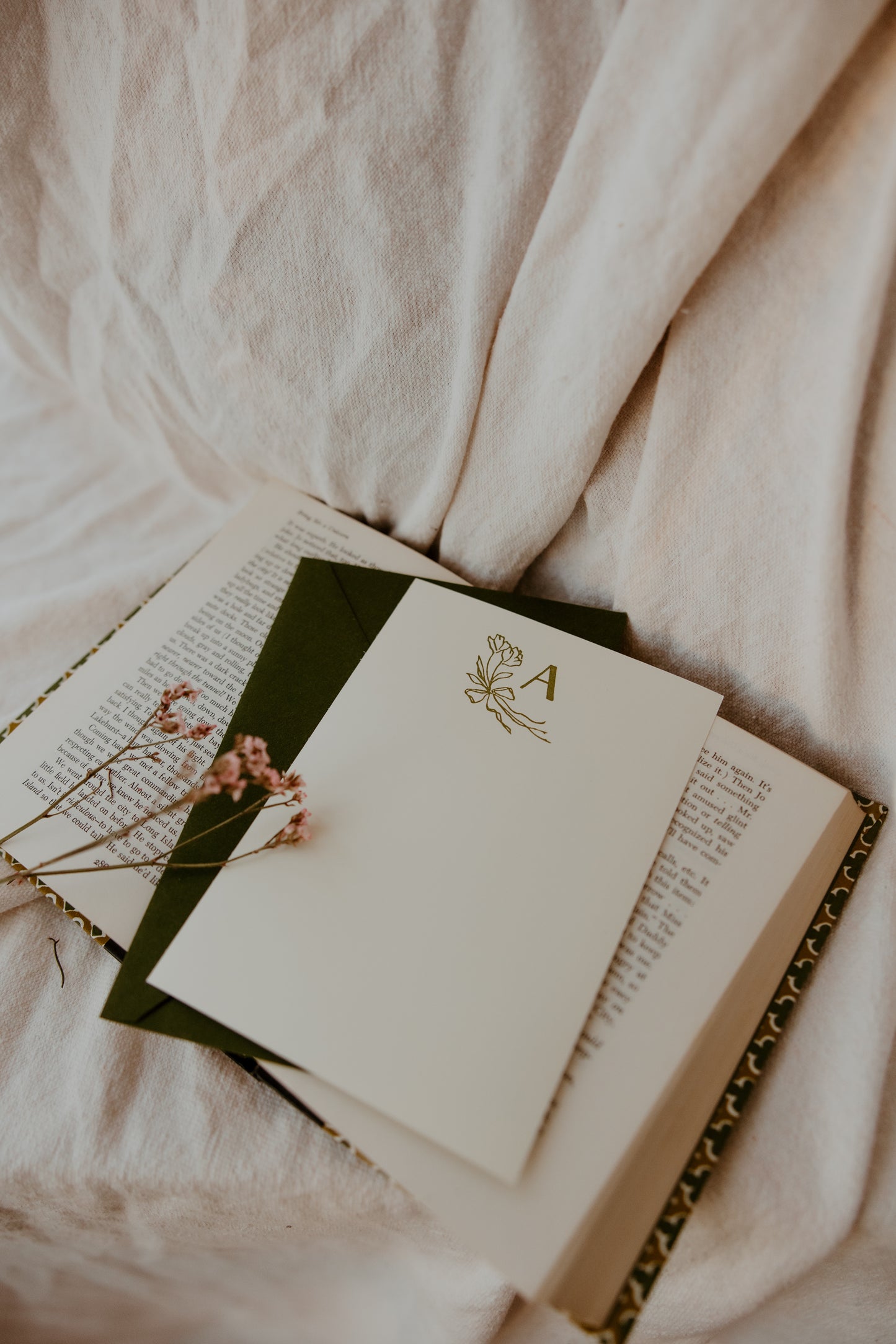 Monogrammed Stationery Set | Olive