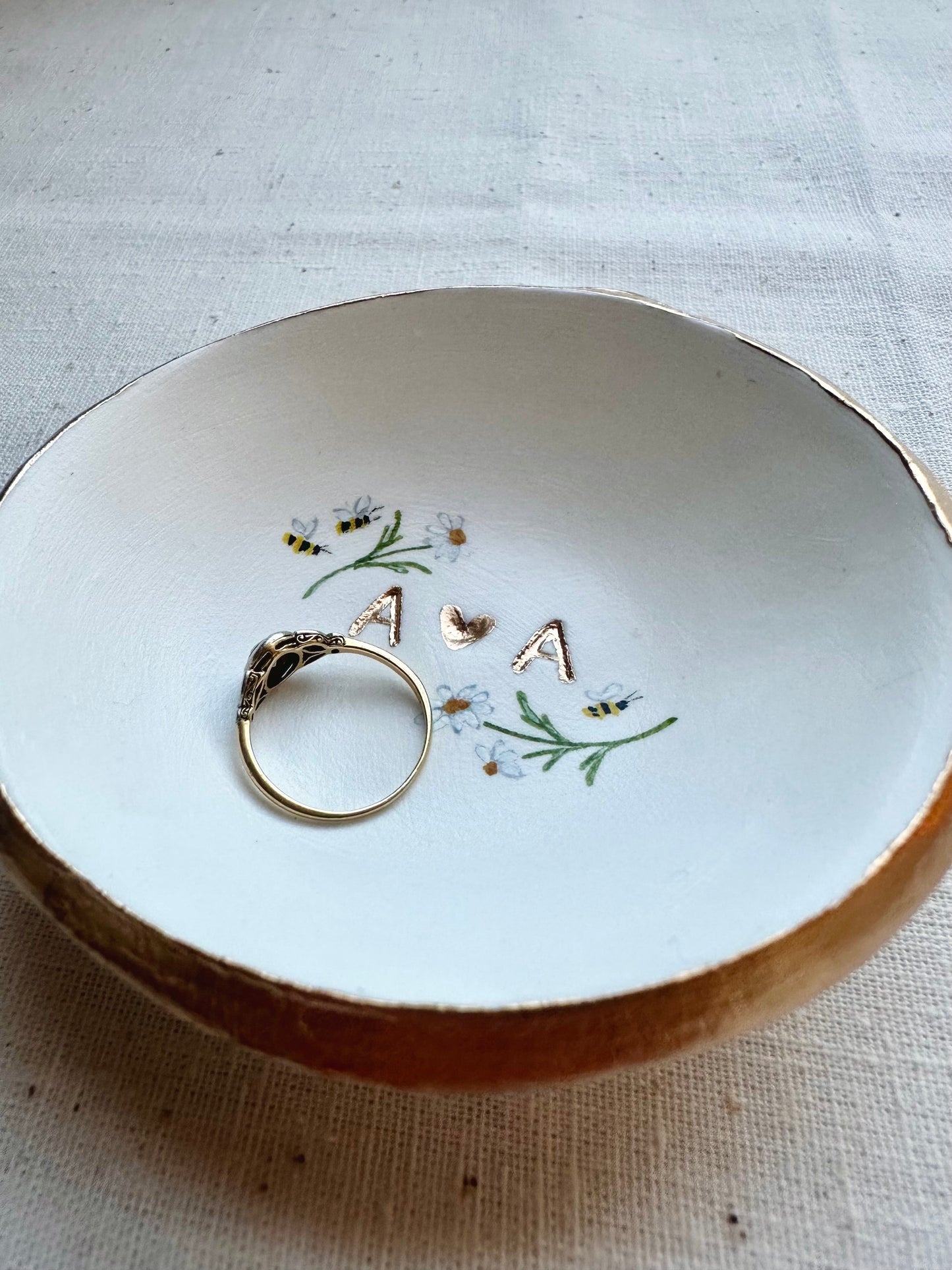 Personalized Ring Dish | Bumblebees + Daisies
